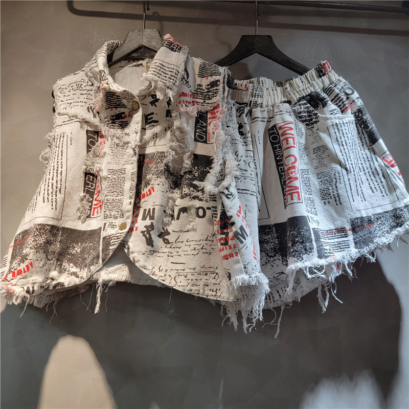 Chic Women Newspapers Letters  - đánh giá và giá Shorts Denim Frayed